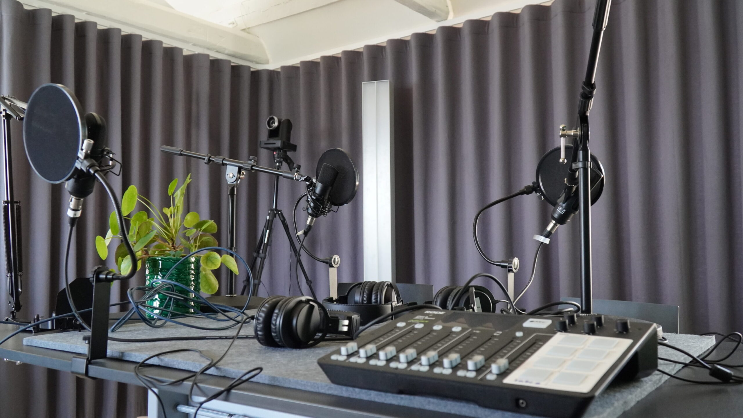 Udstyr til podcastproduktion